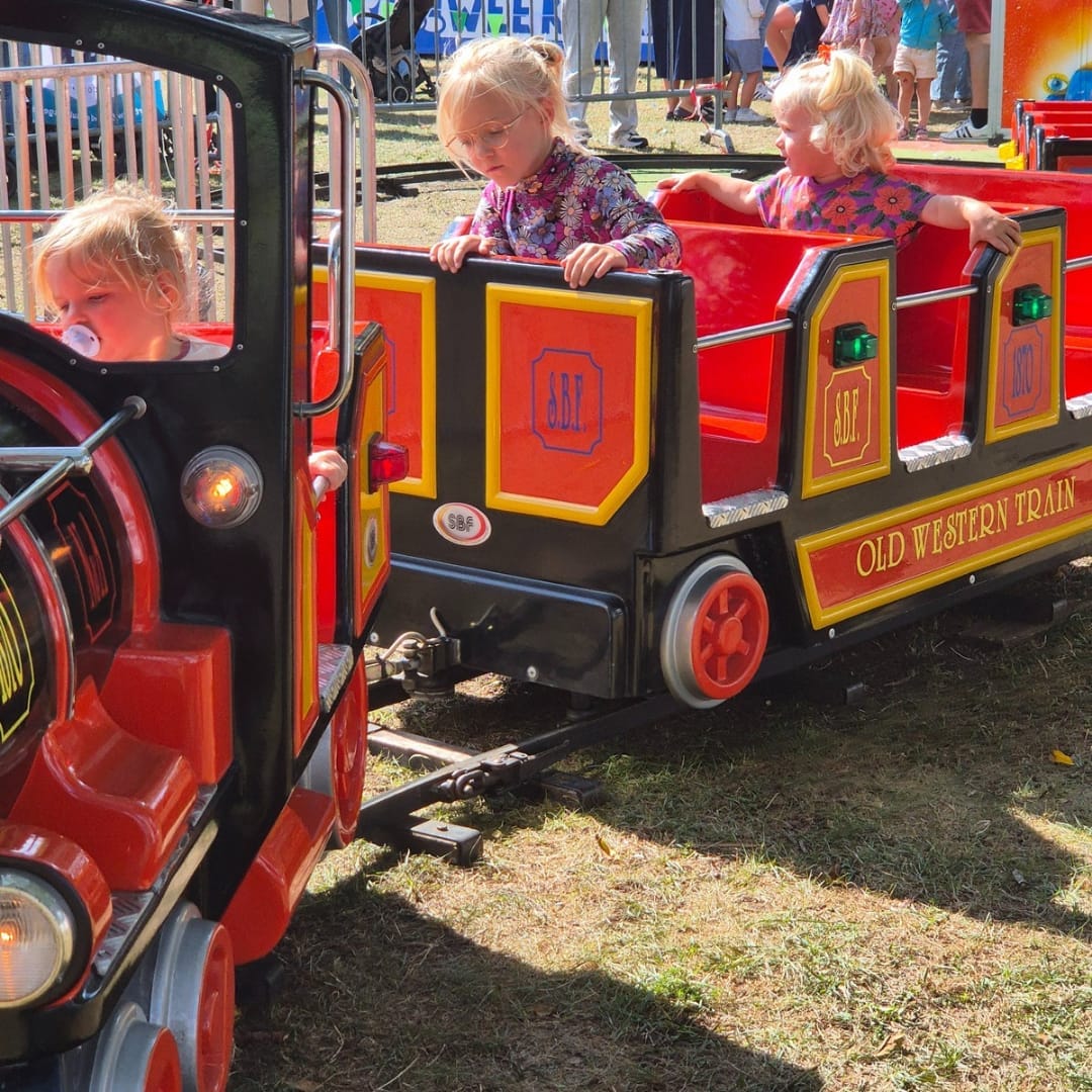 Rit in treintje op Speelweek 2025